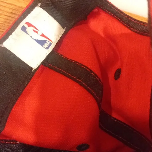 Toronto Raptors Hat (OS) - Picture 5 of 5